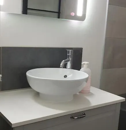 Proche Hypercentre - Homestay *